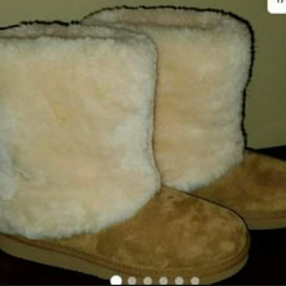 UGG BOOTS SIZE 10